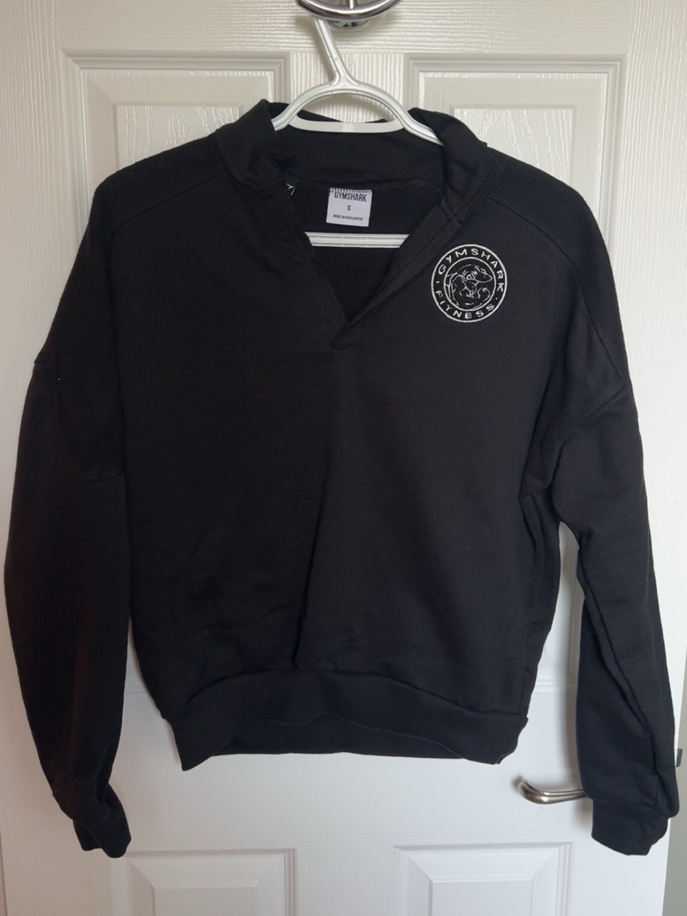 Gymshark Black Crewneck Sweatshirt with Logo Patch